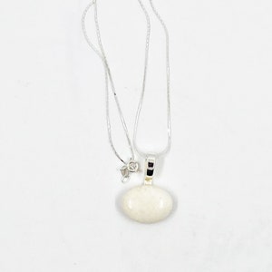 18" snowy quartz pendant necklace