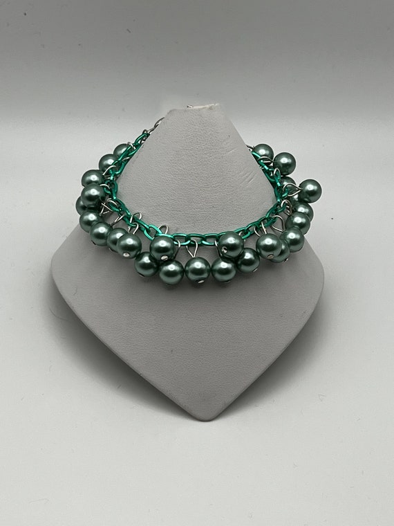 7" sage green pearl bracelet