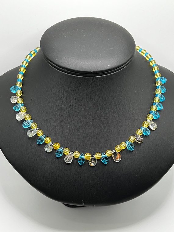 18" aqua and yellow glass necklace