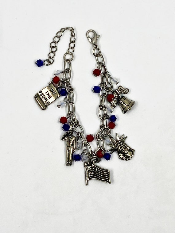 5.5" Independence Day themed charm bracelet with 2" extender