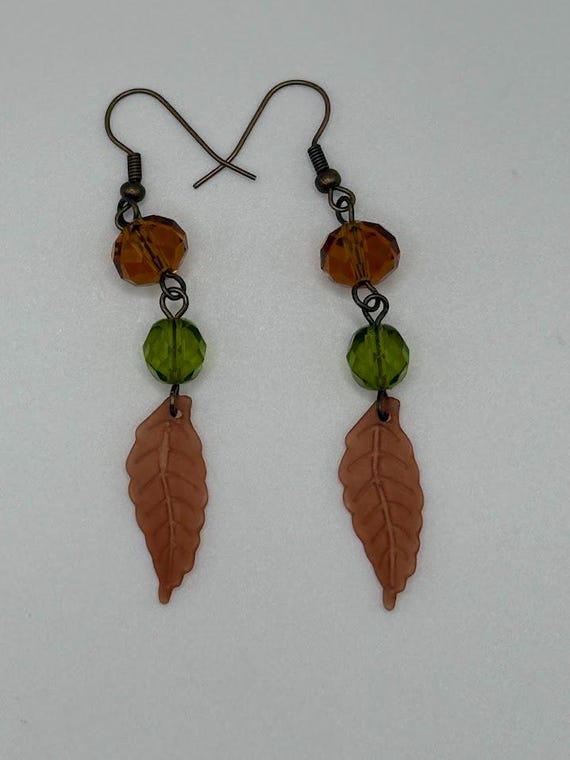 Glass beads and leaf drop earring