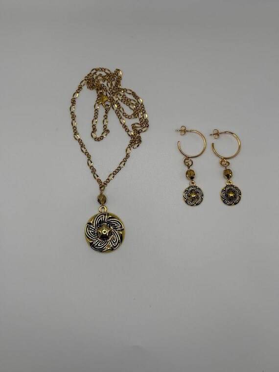 18" pendant necklace and earrings set
