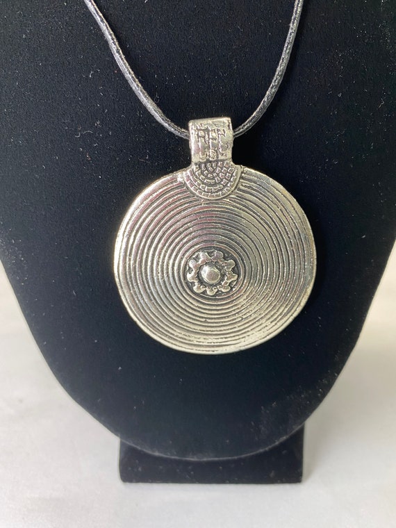 24" silver disc necklace