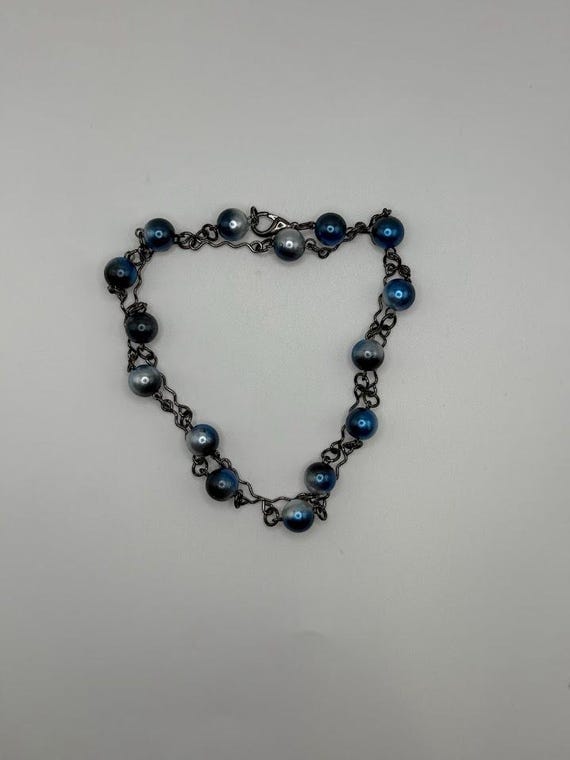 25" blue and white bead necklace