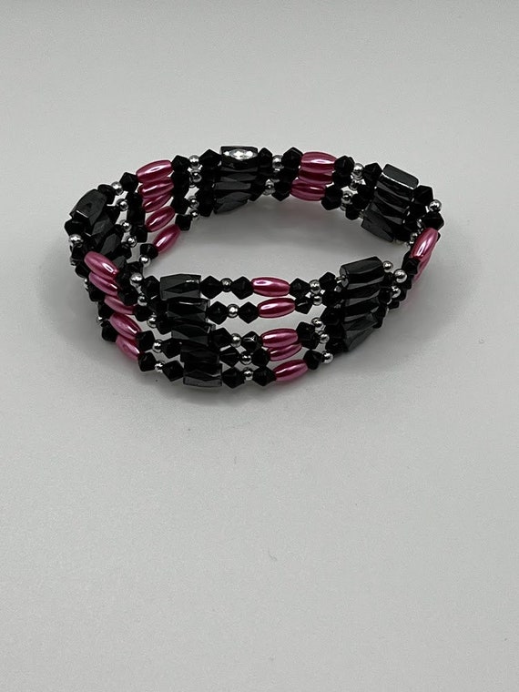 34" magnetic wrap bracelet in pink or gold