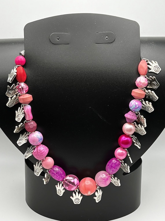 20" shades of pink handy necklace