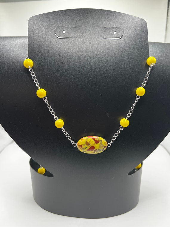 28" yellow oval focal necklace