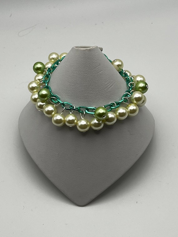7" light greens pearl bracelet