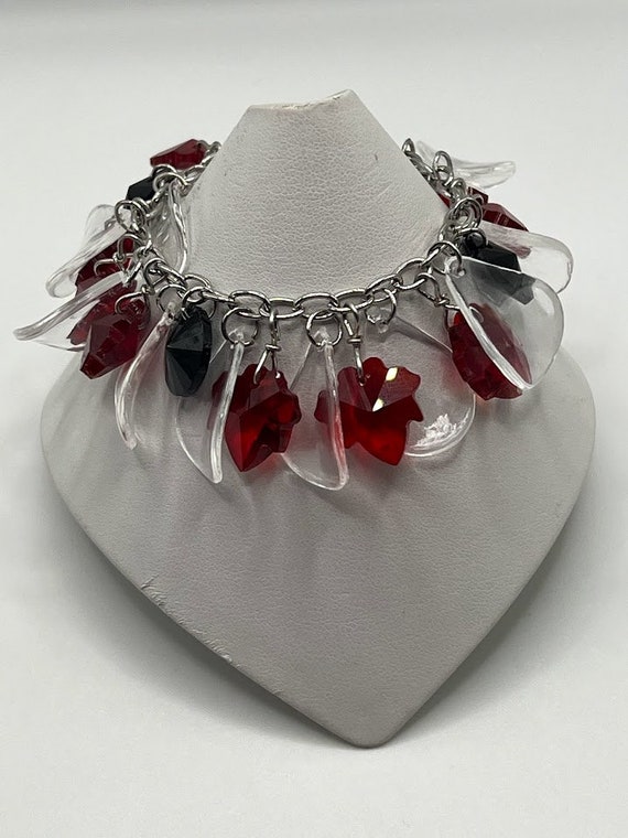 6" red and black glass and clear drop charm bracelet