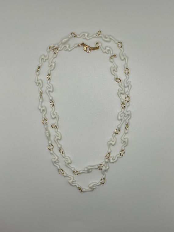30" white link necklace