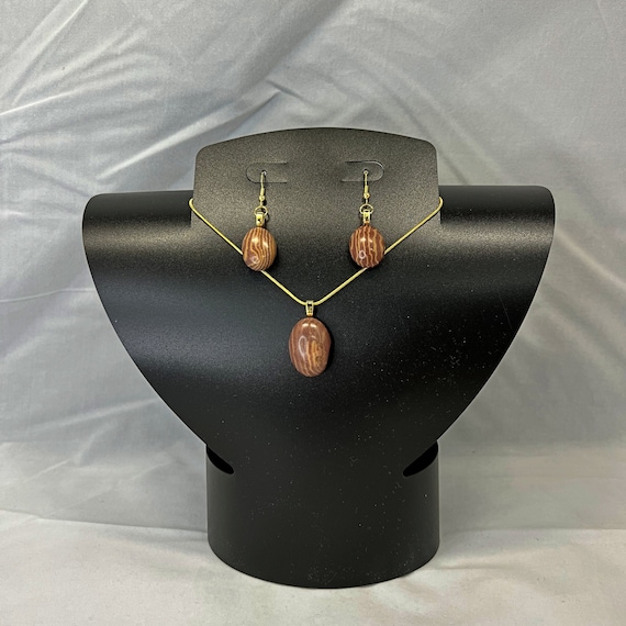 18" picture jasper pendant and earring set on gold