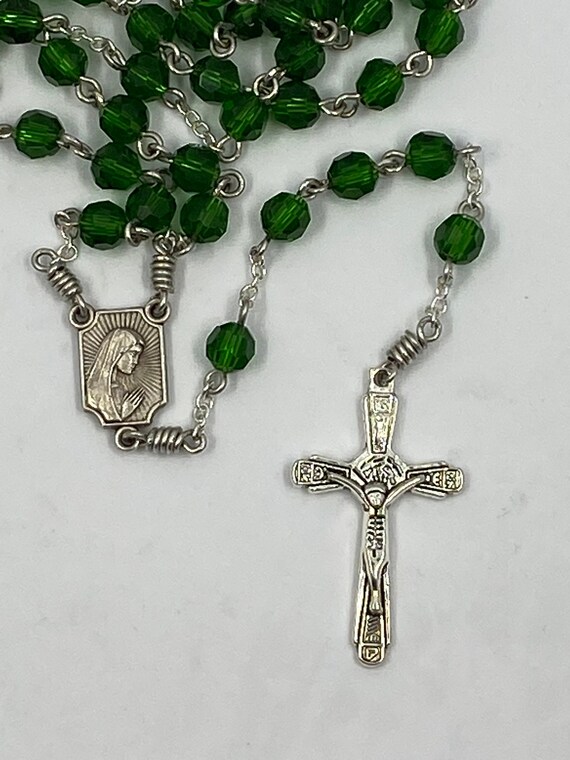 19" green faceted glass bead rosary with Fatima center