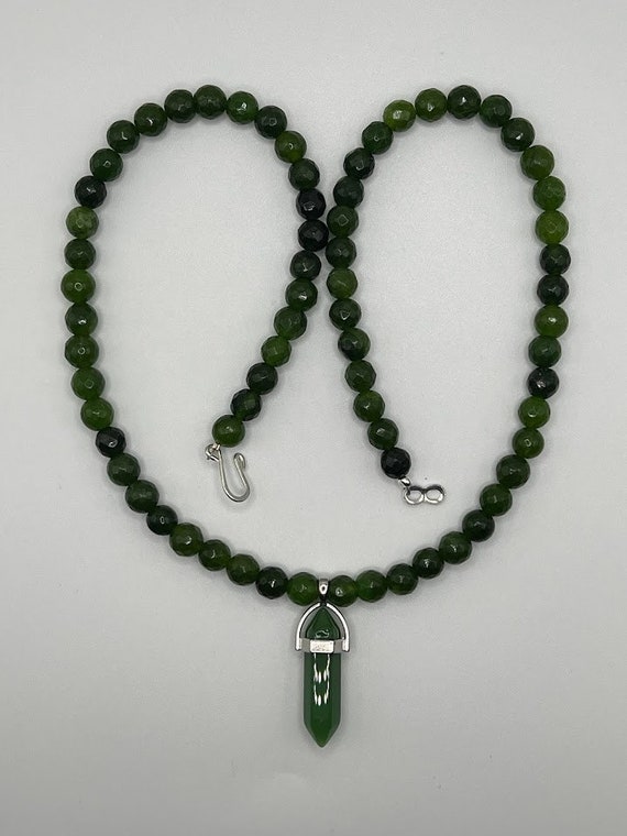22" green Malaysian jade bead necklace
