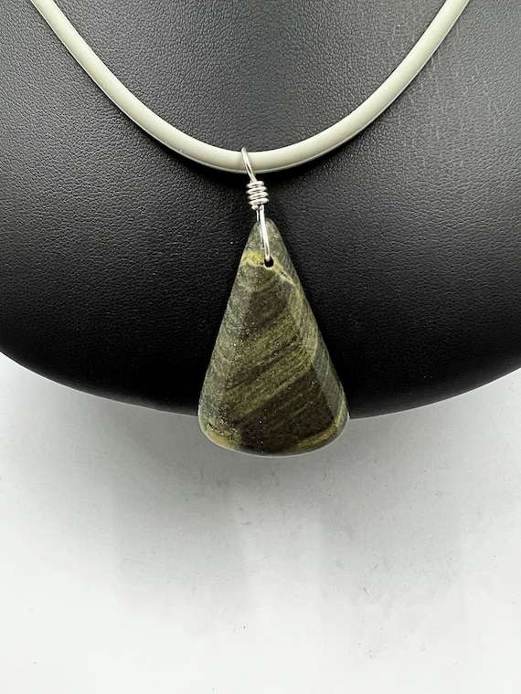 20" green line jasper pendant