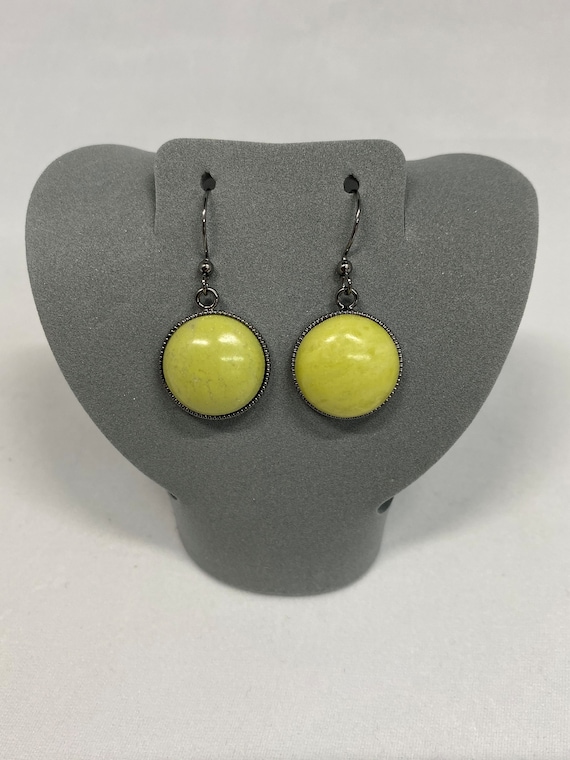 Green chrysoprase earrings