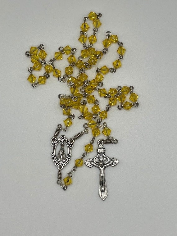 20" yellow Swarovski crystal bead rosary with Lady of Loretta center and sunburst crucifix