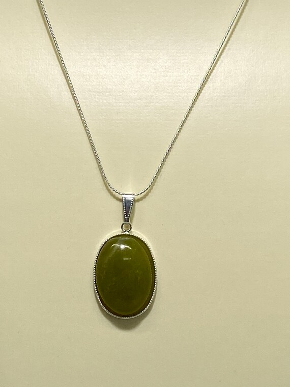 18" green aventurine pendant