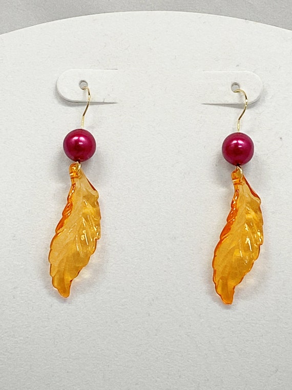 2.5" fuchsia pearl and orange leaf earrings