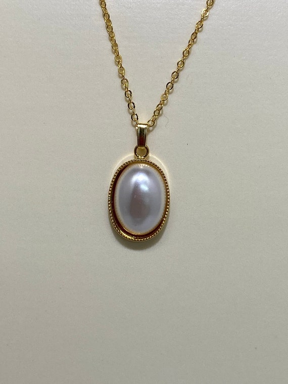 18" pearl pendant