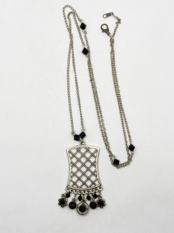 34" black and silver pendant necklace