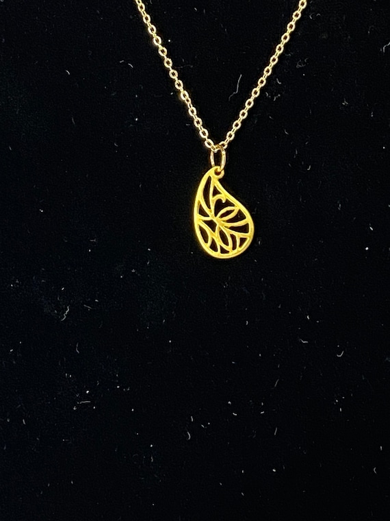 16" gold teardrop leaf pendant