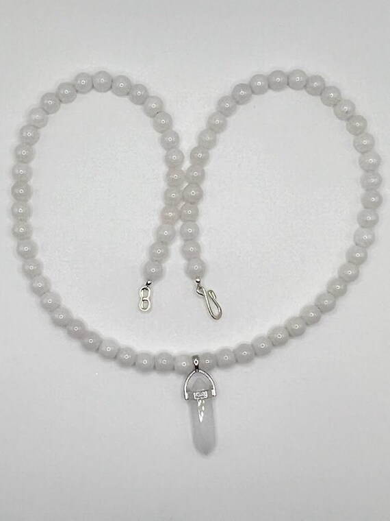 22" white Malaysian jade bead necklace with point