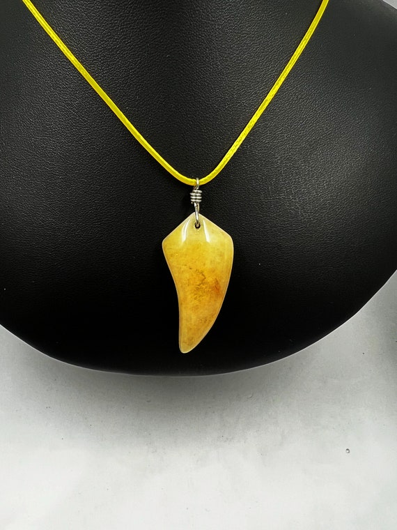 18" yellow chalcedony pendant