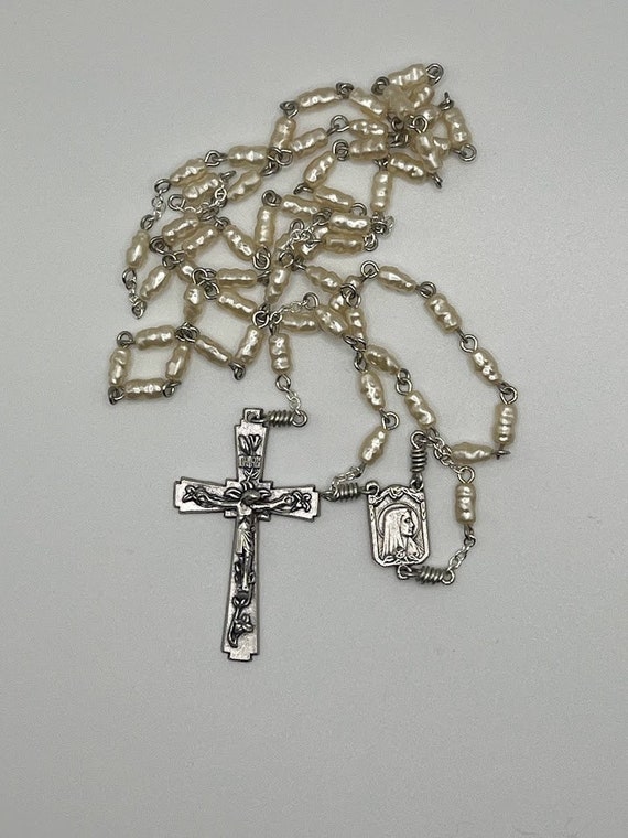 21" pearlized bead rosary with profile Madonna center