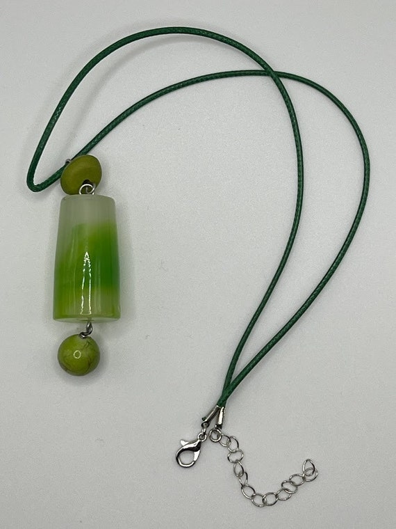 18" green bead pendant
