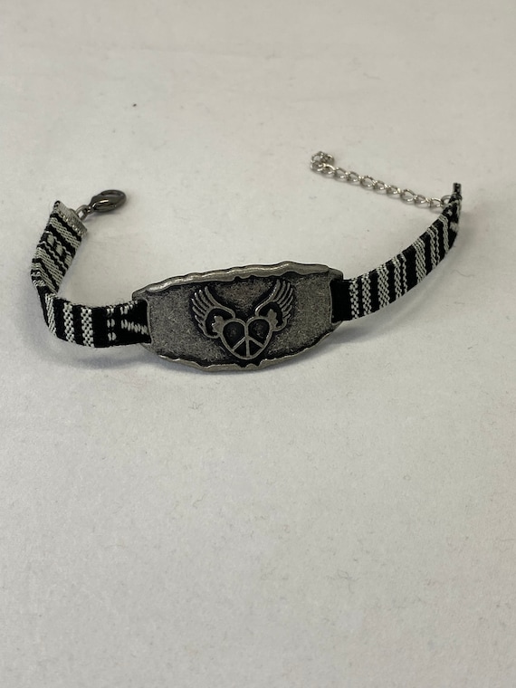 7.5" pewter hear and wings bracelet w/ 2" extender