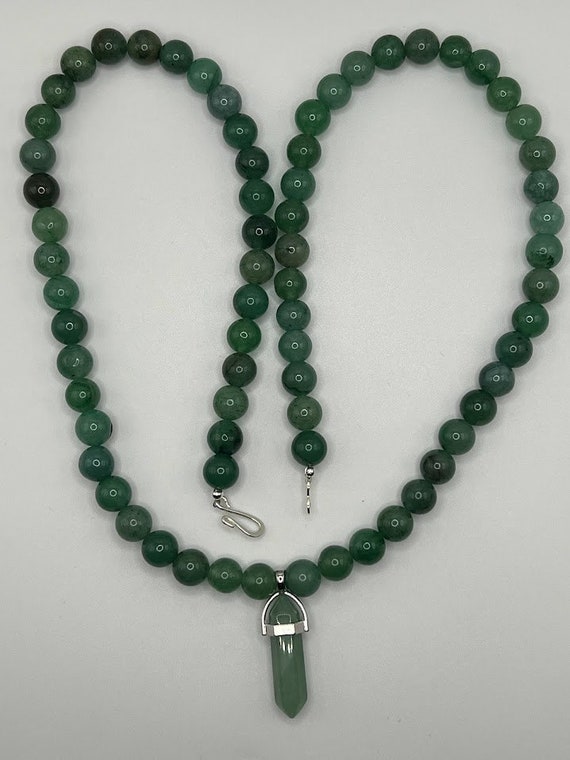 28" green aventurine necklace with point