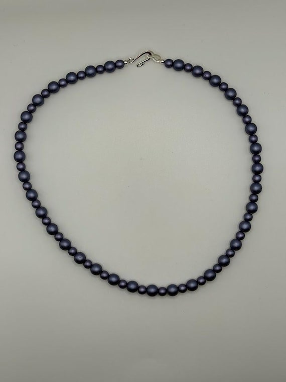 19" textured pearlized shimmer bead necklace