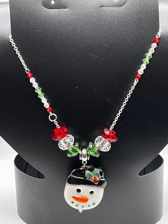 20" snowman pendant necklace