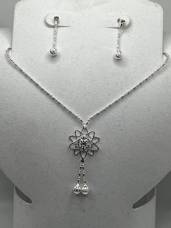 16" crystal flower necklace and earring set