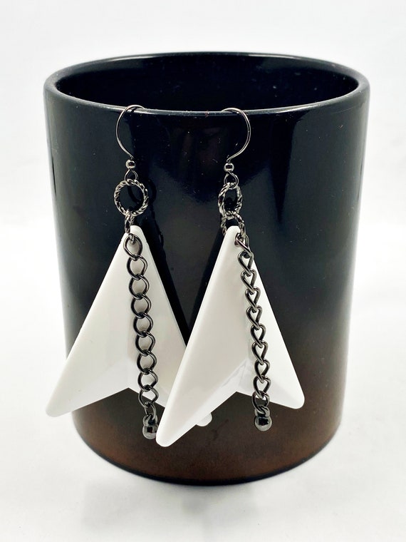 3" white geometric shape earrings