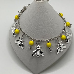 8&quot; bee charm bracelet