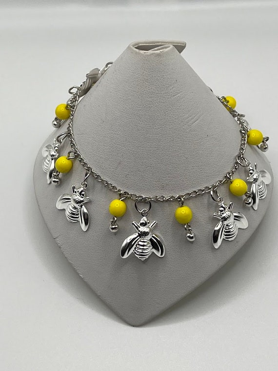 8" bee charm bracelet