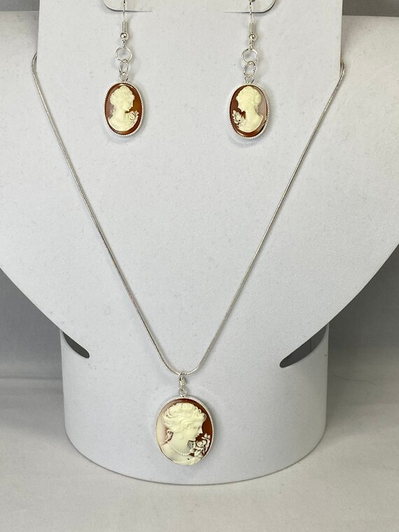 18" peach cameo pendant earring set