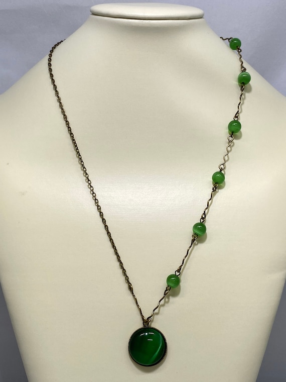 21" green cat's eye bead necklace