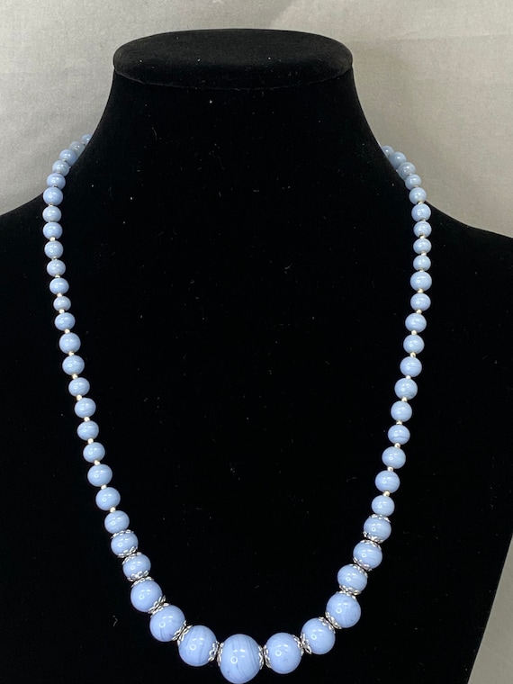 20" graduated blue bead necklace