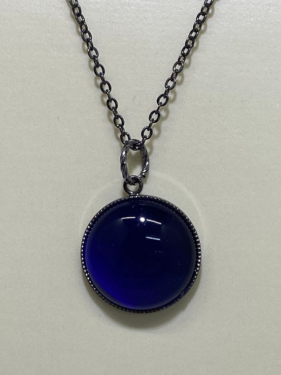 18"blue cat's eye pendant