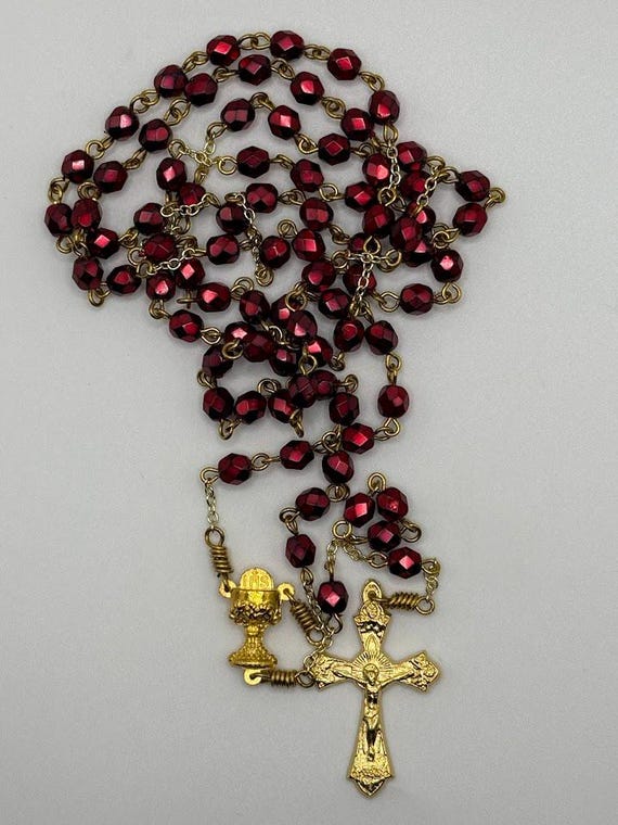 27.5" red faceted glass bead 7 decade crown rosary with Most Holy Communion center