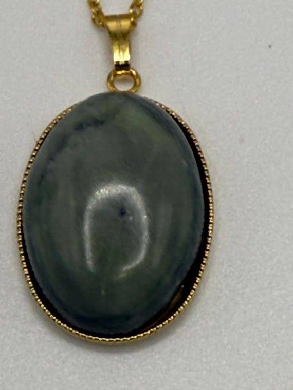 20" green aventurine pendant necklace