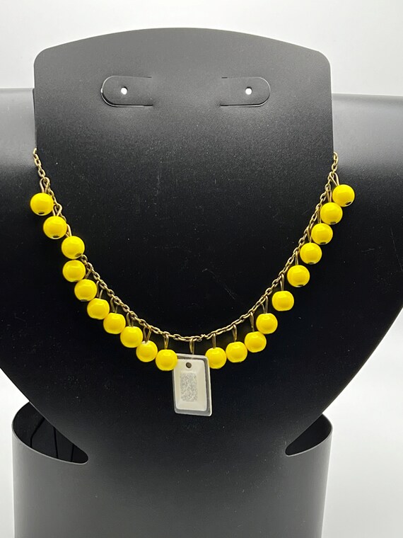 18" yellow beads necklace