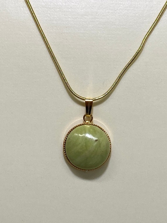 18" chrysoprase pendant