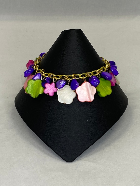 7" Mother of Pearl flower bracelet