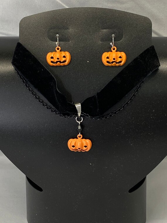 12.5" Halloween choker set with 4.5" extender