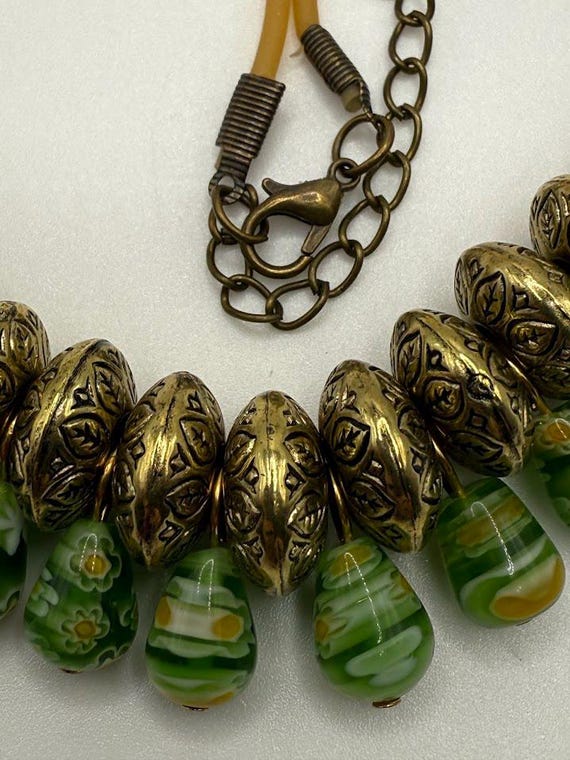 17.5" green and gold necklace