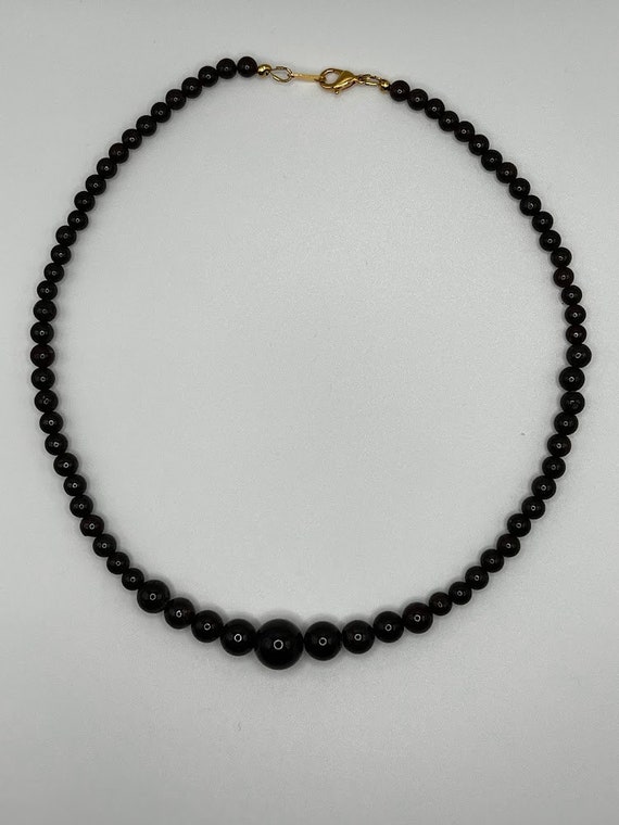 6 - 10mm graduated garnet bead necklace