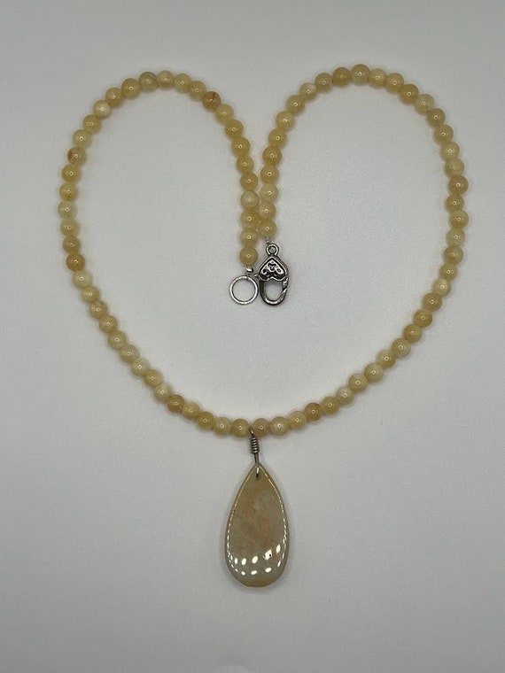 19.5" calcite teardrop pendant beaded necklace